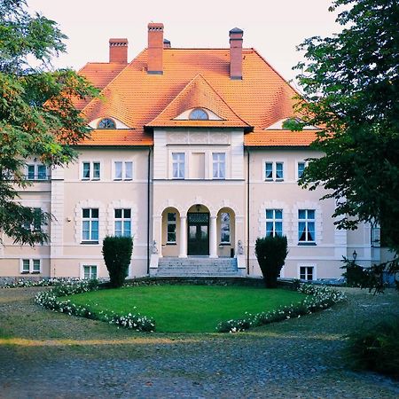 Palac W Debinie Krzeszkowice Exterior foto